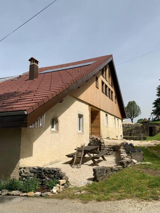 Ancienne Ferme Comtoise 4 Etoiles, 11 Personnes Lac St-Point/Mont D'Or Montperreux Luaran gambar
